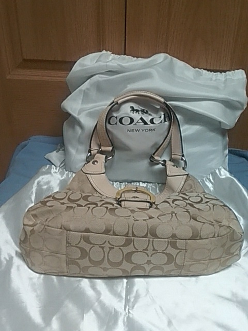 Coach Cream/Tan Lynn SoHo - Picture 10 of 11